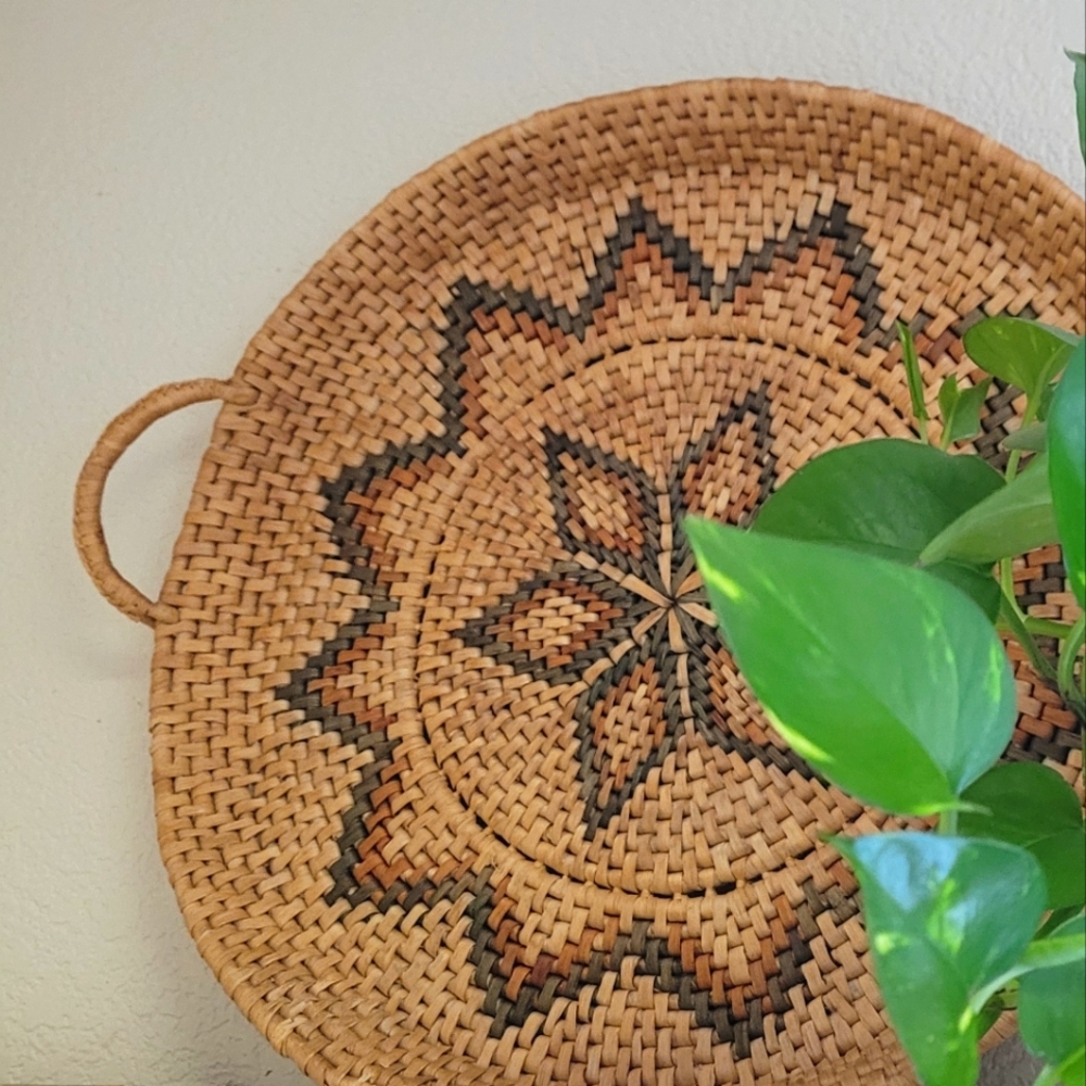 Vintage round basket tray